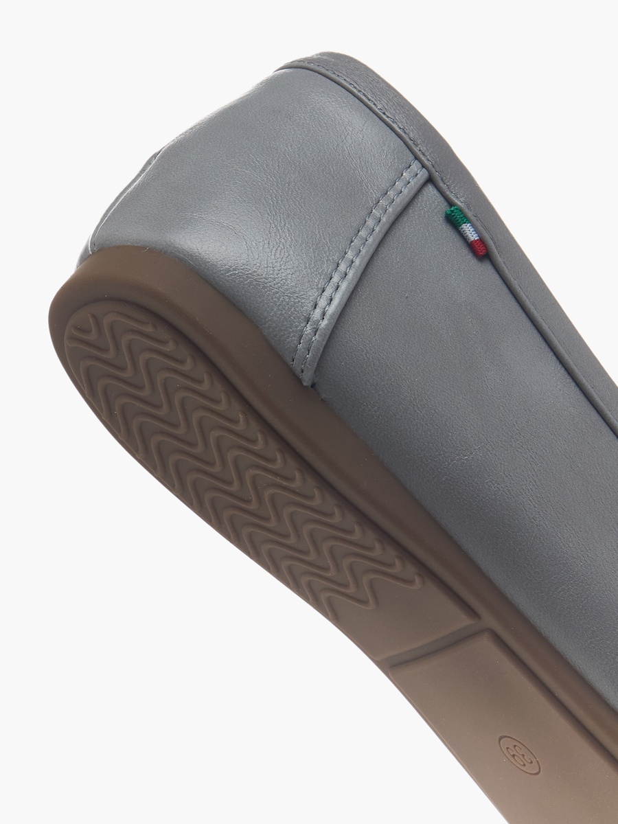 Women Metallic Accent Loafers
