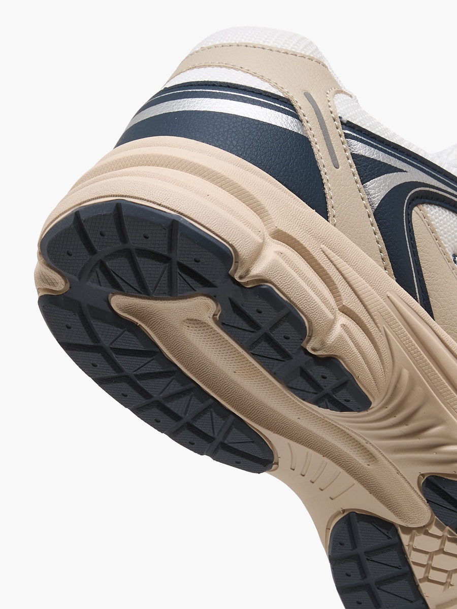 Men Lace-Up Sports Shoes