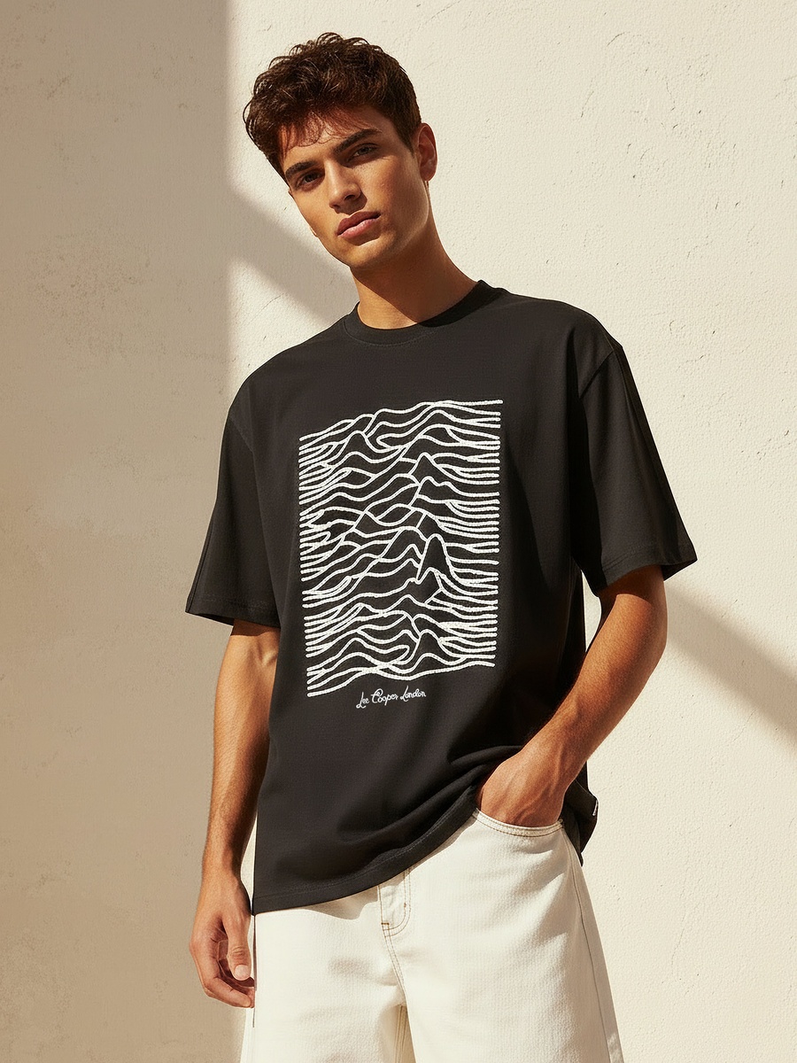 Men Regular Fit Crew Neck Short Sleeves Embroidered T-Shirt