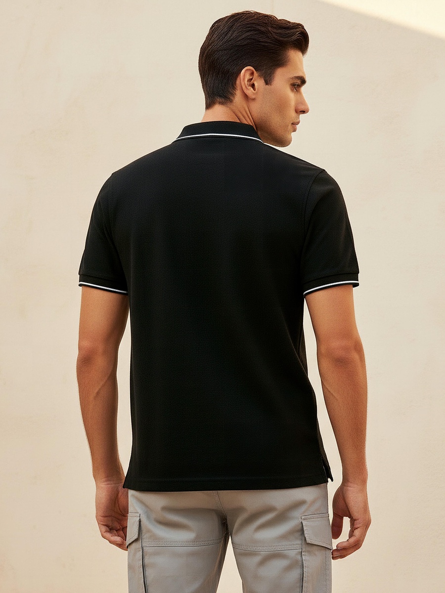 تيشيرت بولو بخيوط بارزة وأكمام قصيرة للرجال