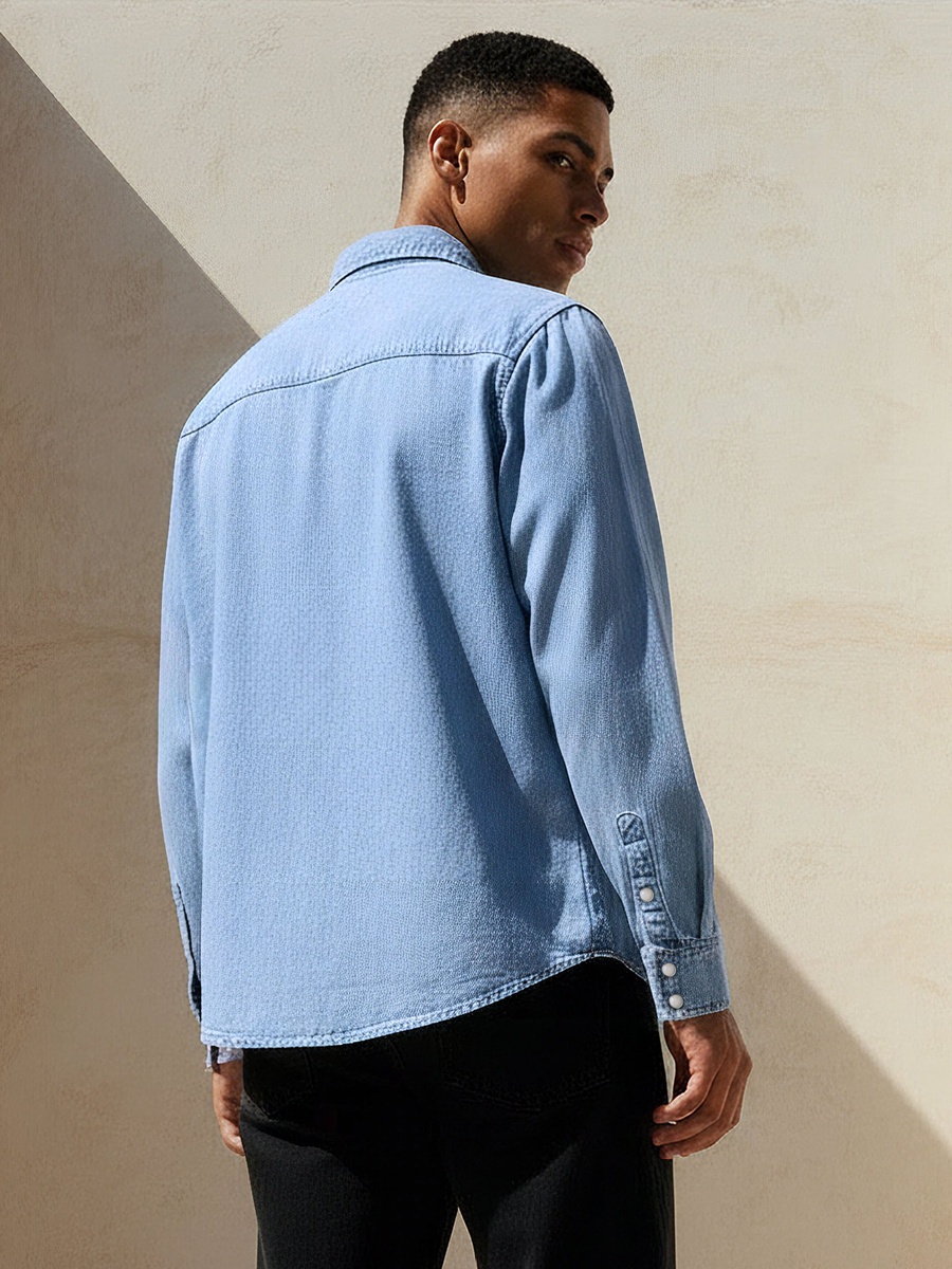 Men Regular Fit Collared Denim Long Sleeves Shirt