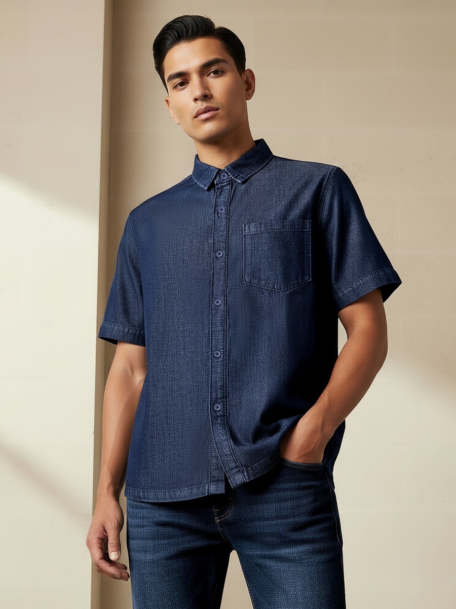 Men Relaxed Fit Collared Short Sleeves Shirt