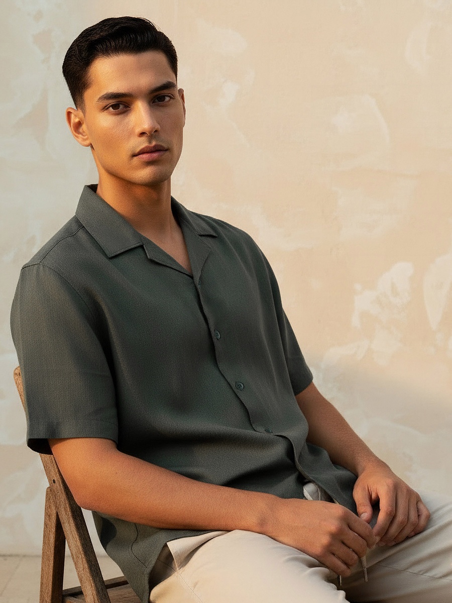 Men Regular Fit Camp Collar Short Sleeve Shirt
