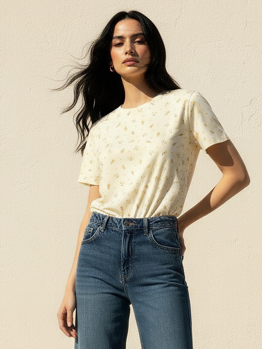 T-Shirt with Floral Print