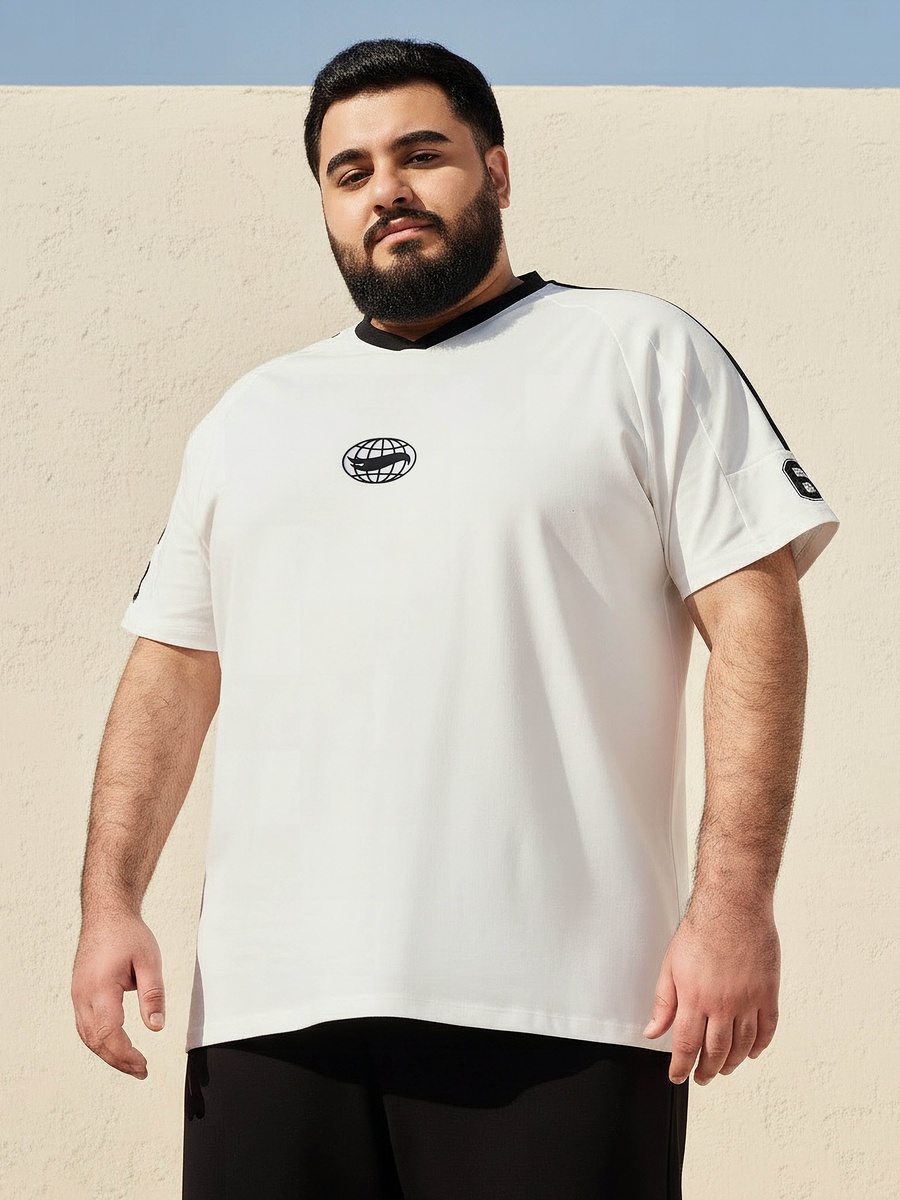 Men Regular Fit V Neck Short Sleeves Hot Wheels Print T-Shirt