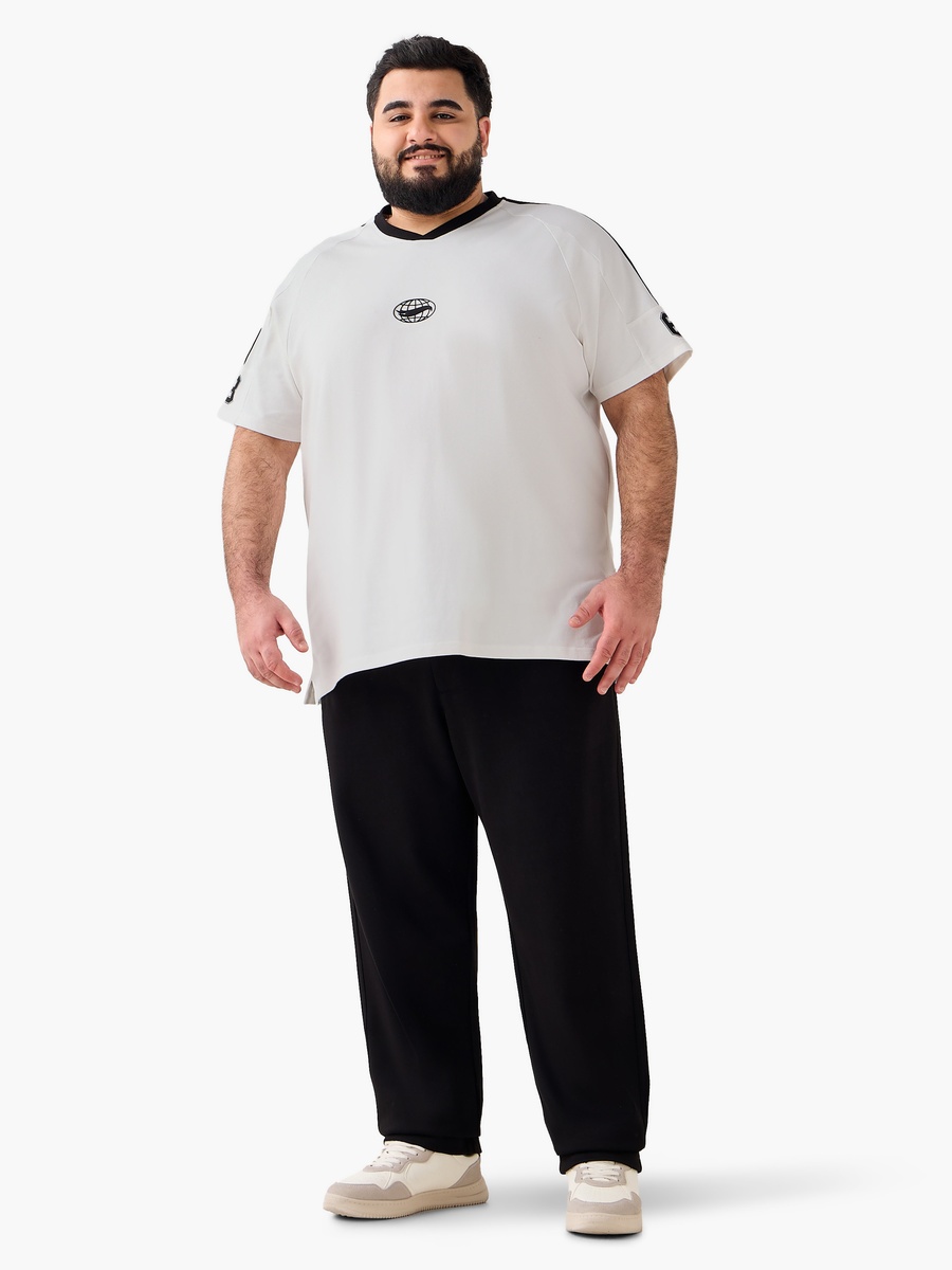 Men Regular Fit V Neck Short Sleeves Hot Wheels Print T-Shirt