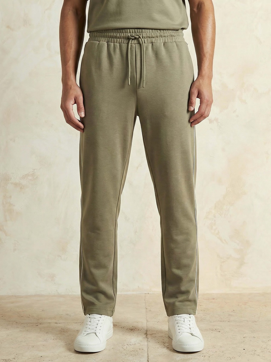 Men Regular Fit Joggers with 2 Way Stretch