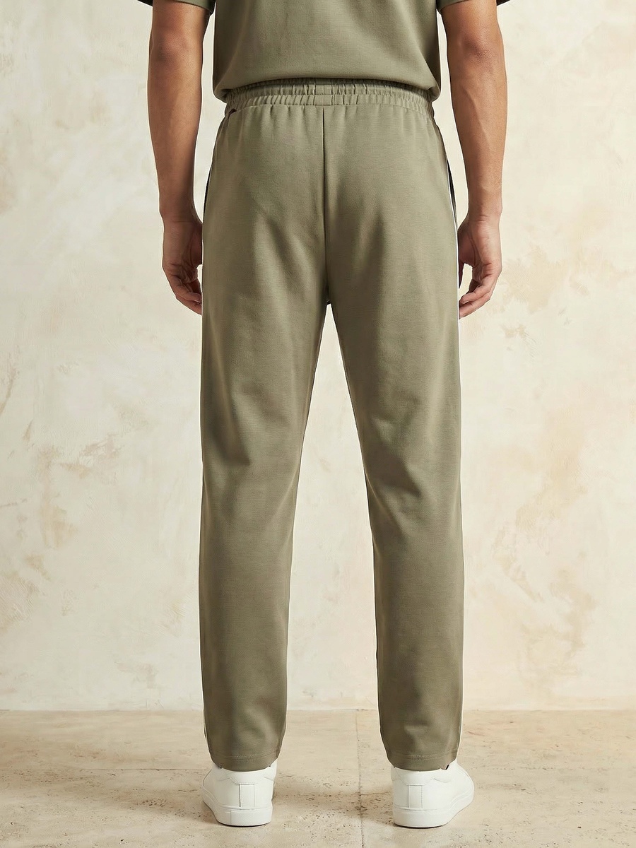 Men Regular Fit Joggers with 2 Way Stretch