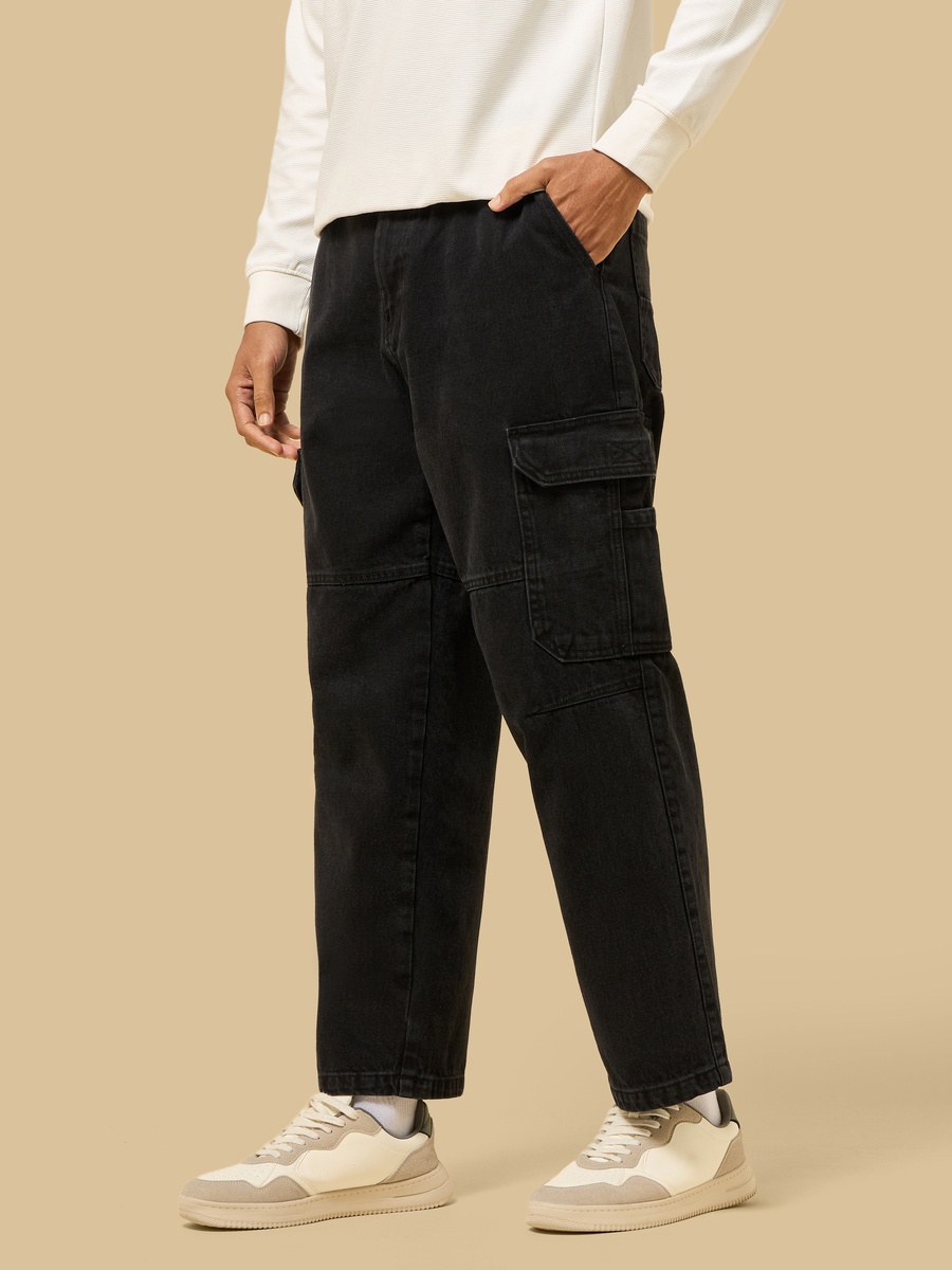 Loose Fit Cargo Jeans