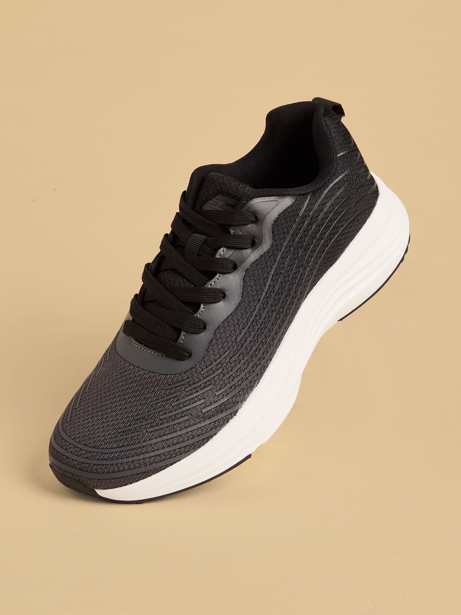 Textured Sports Shoes with Lace-Up Closure