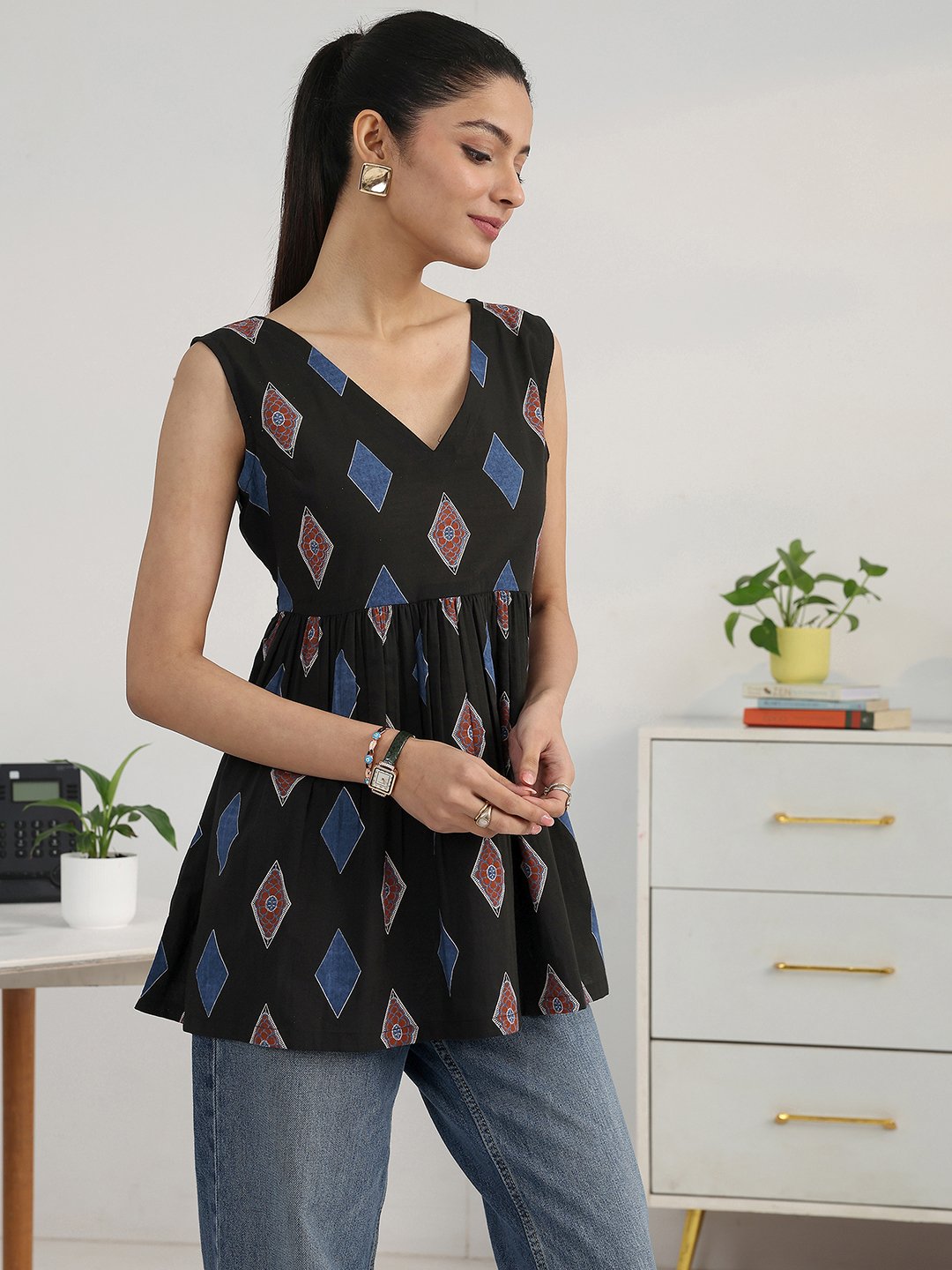 Black Printed Cotton Blend Straight Kurti