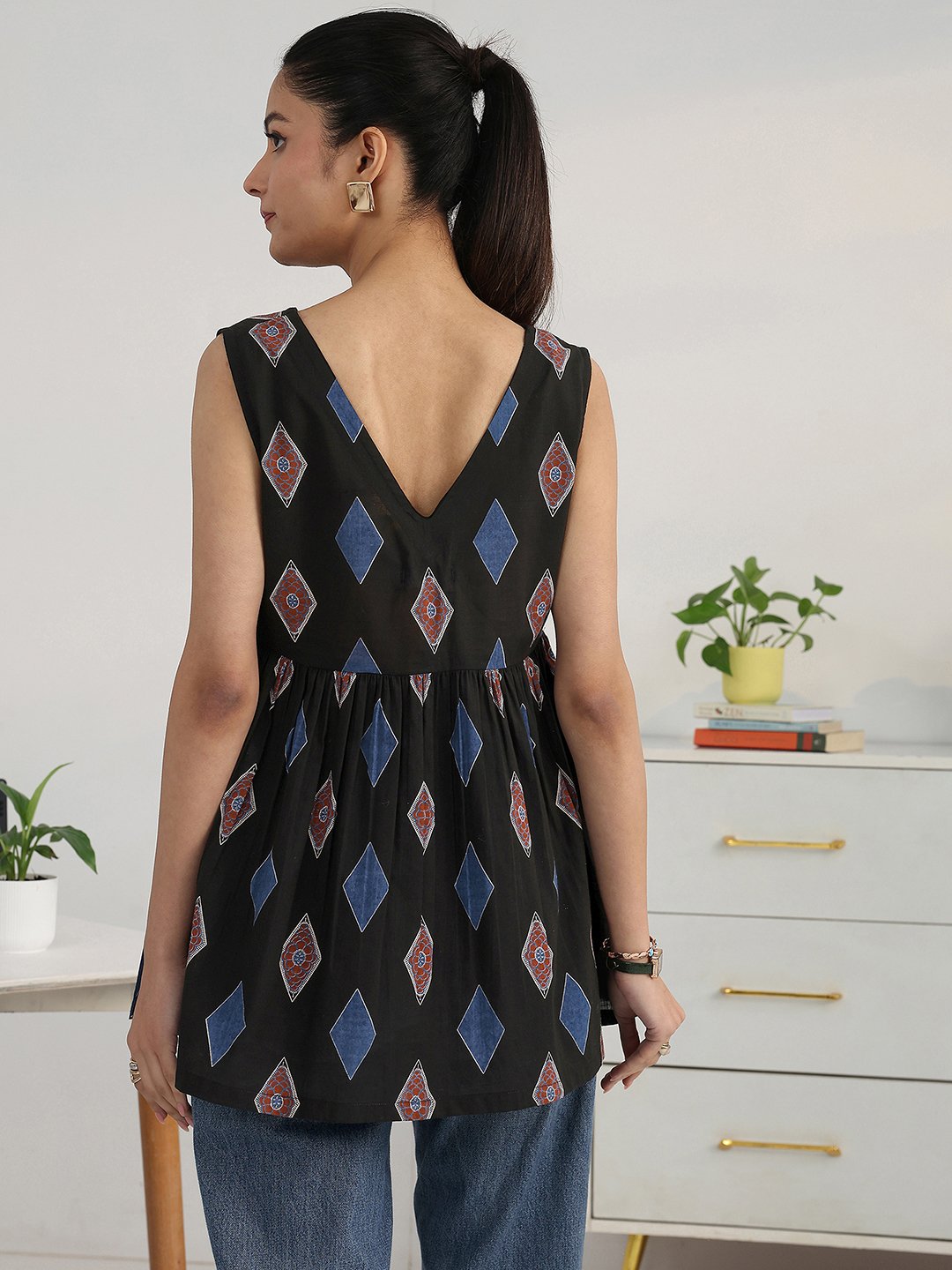 Black Printed Cotton Blend Straight Kurti