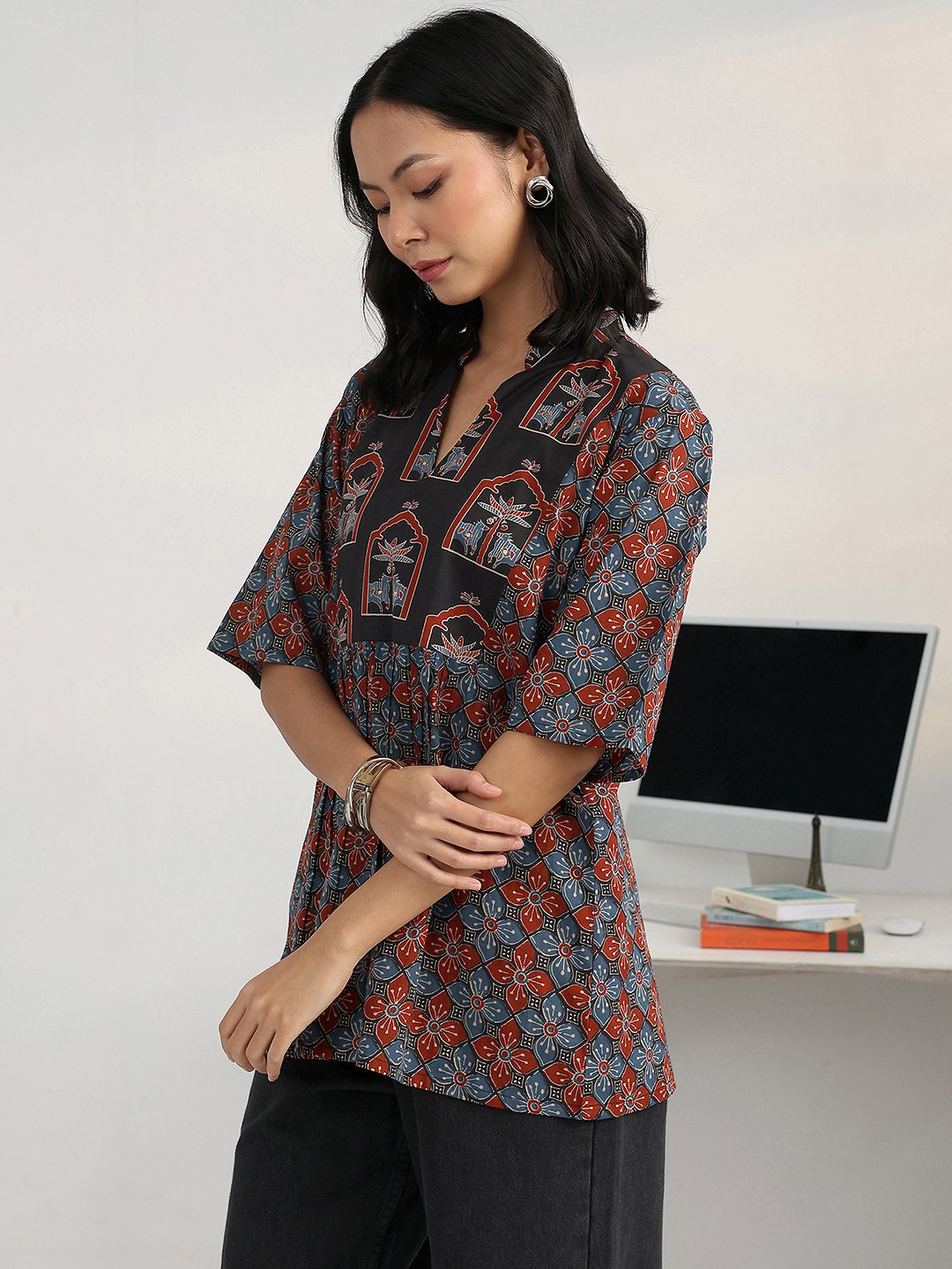 Blue Printed Cotton Blend Straight Kurti