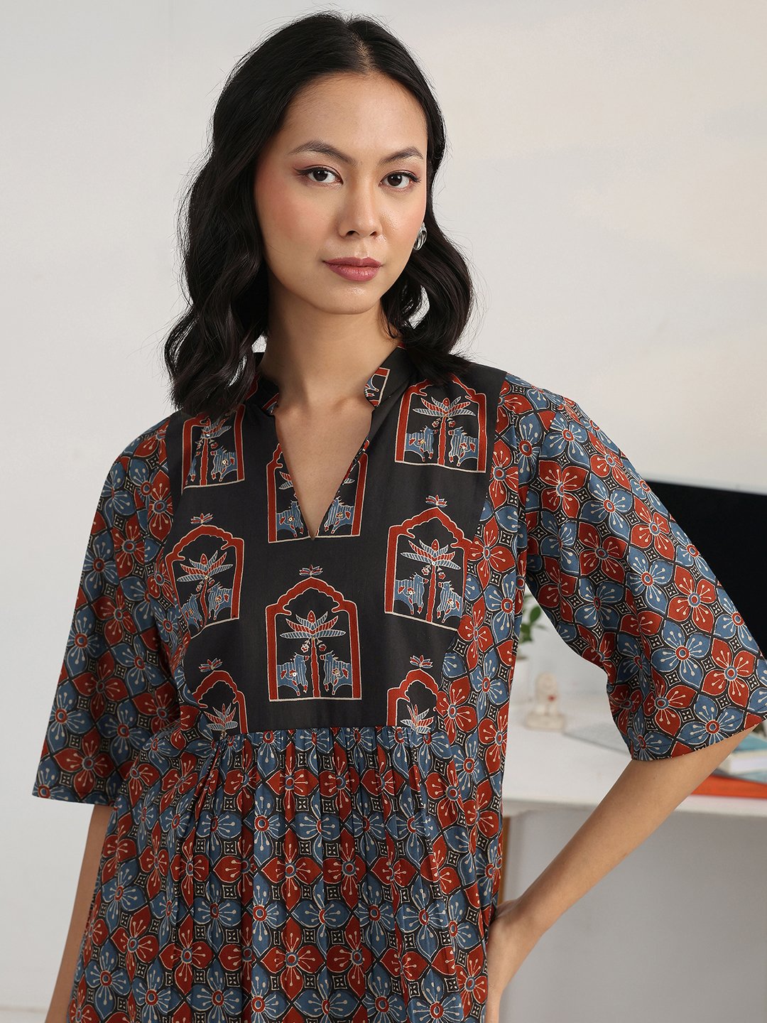 Blue Printed Cotton Blend Straight Kurti