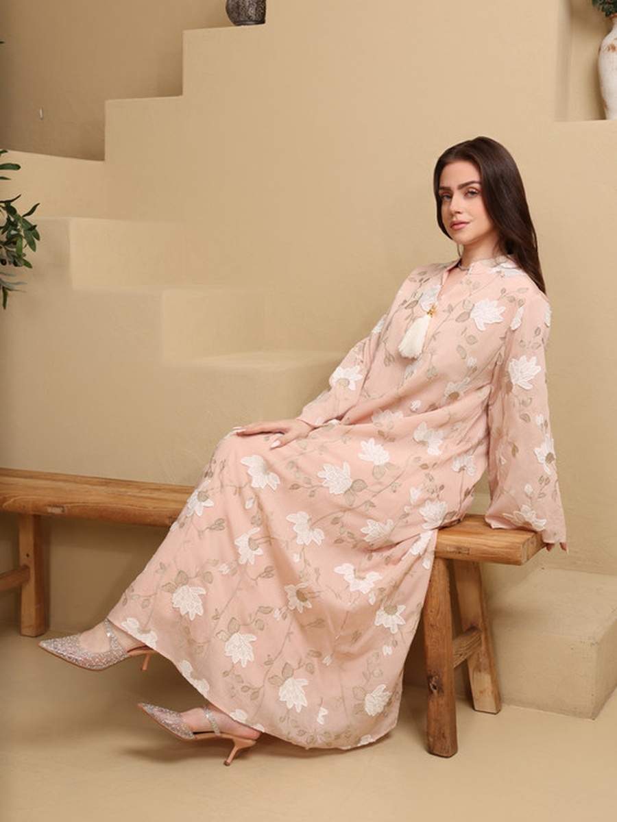 Floral Embroidered Collared Jalabiya with Tassel Detail