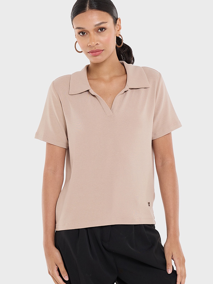 Popover Polo with Metal Tab