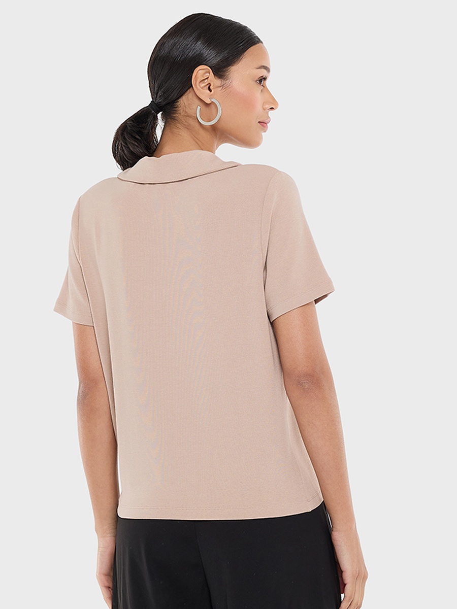 Popover Polo with Metal Tab