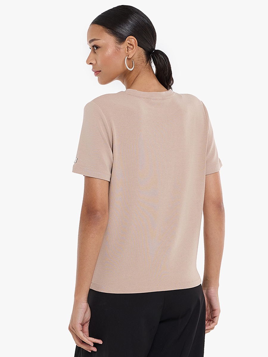 Round Neck T-Shirt with Metal Tab