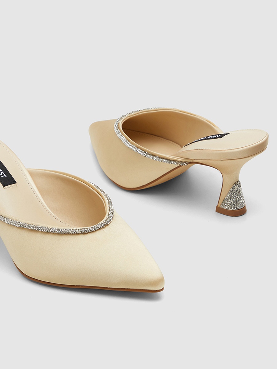 Embellished Detail Pointed Toe Heel Shoes