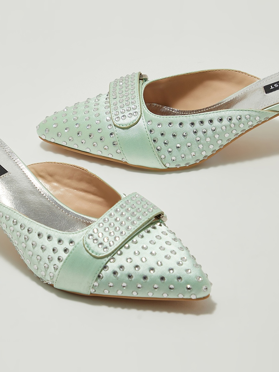 Embellished Pointed Toe Kitten Heel Shoes