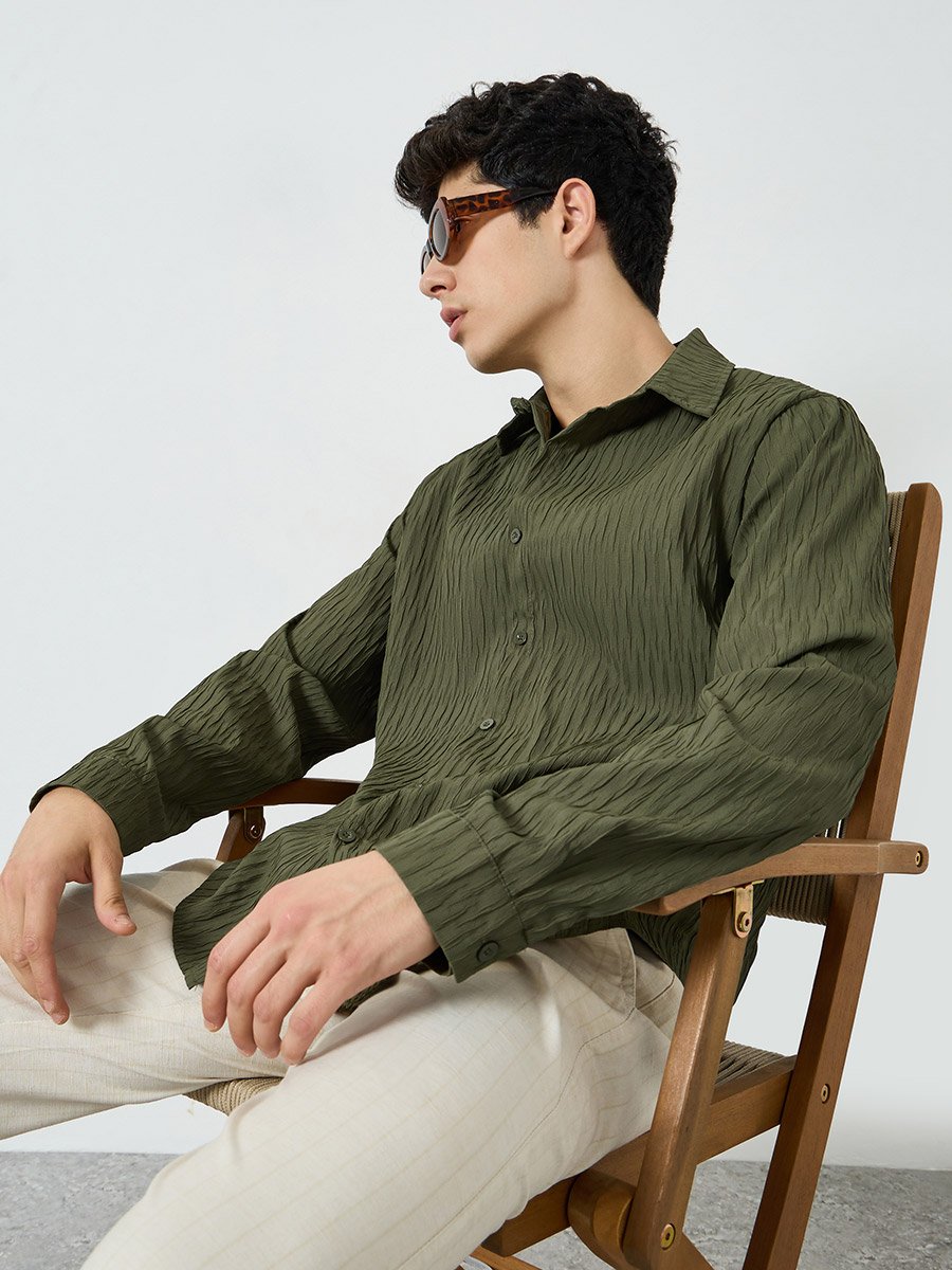 Men Green Textured Spread Collar Shirt
