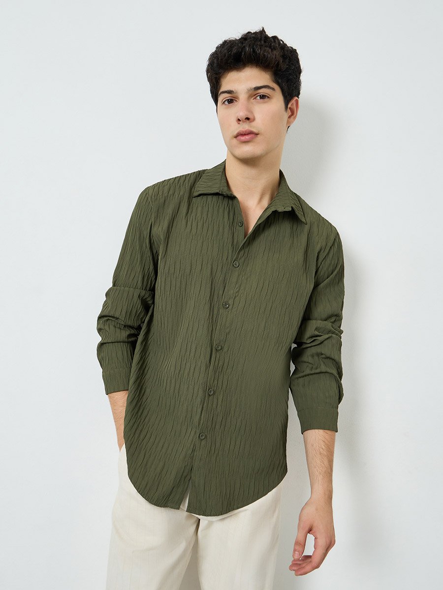 Men Green Textured Spread Collar Shirt