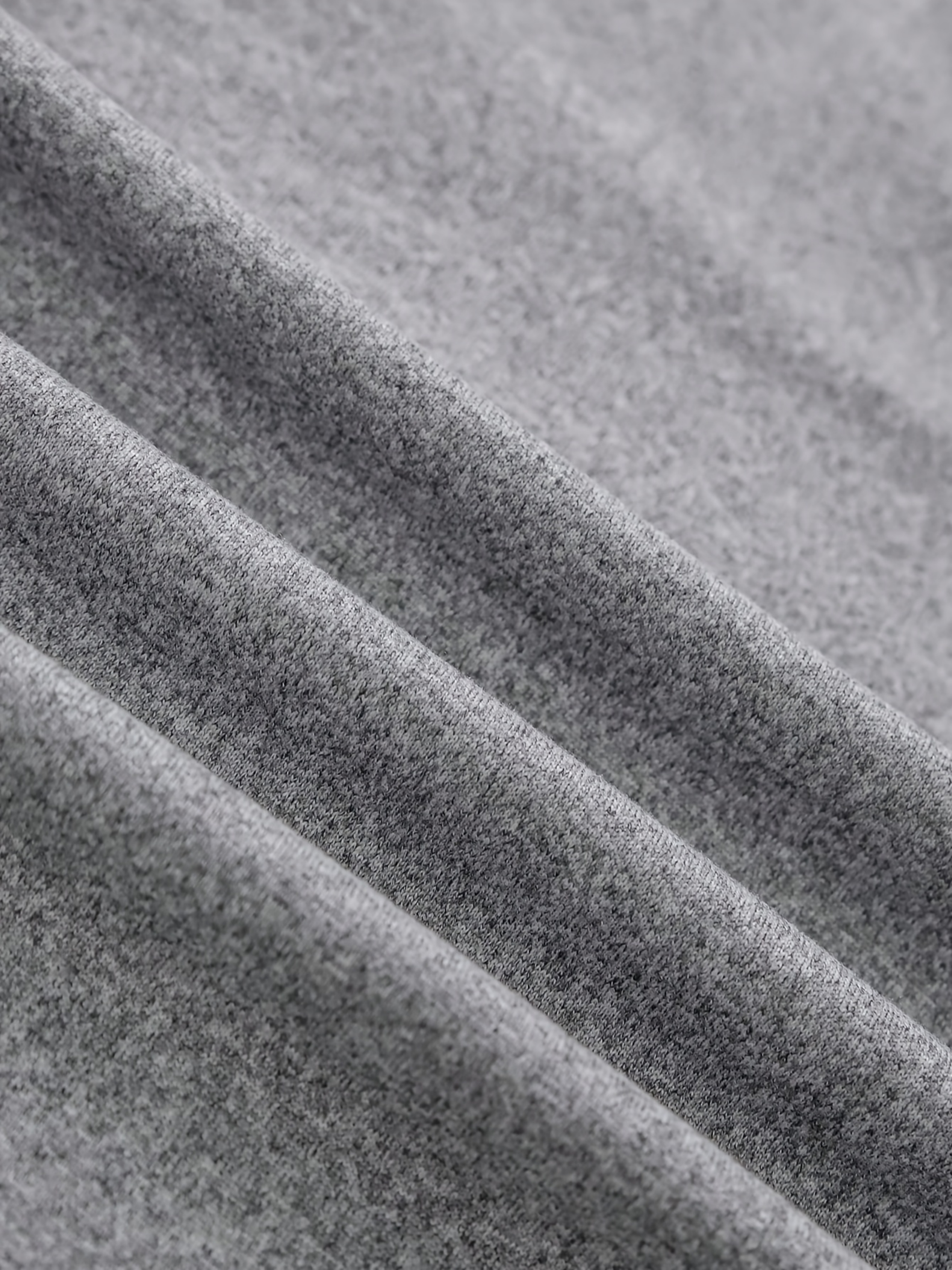 فستان قصير بنمط تيشيرت وتفاصيل زمزمة جانبية