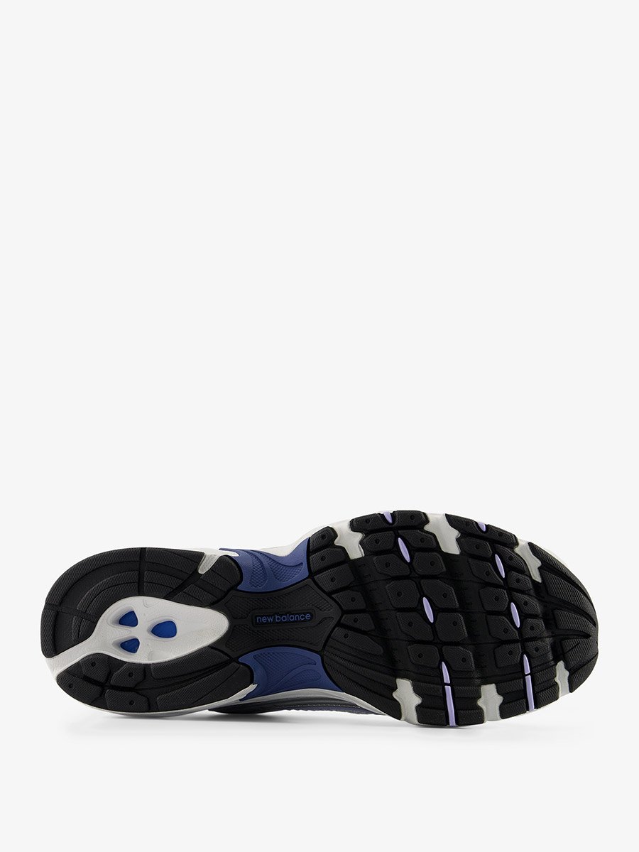 530 Sneakers