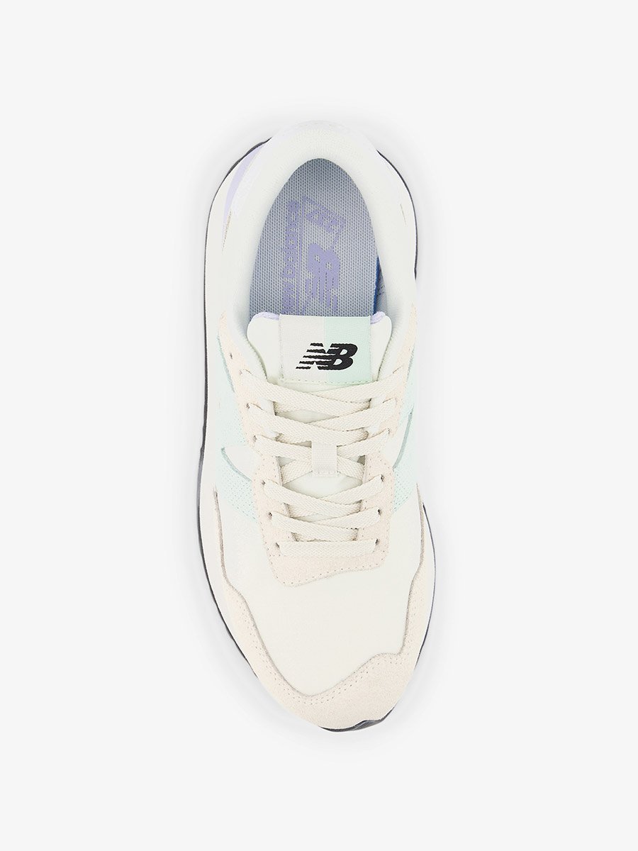 237 Sneakers