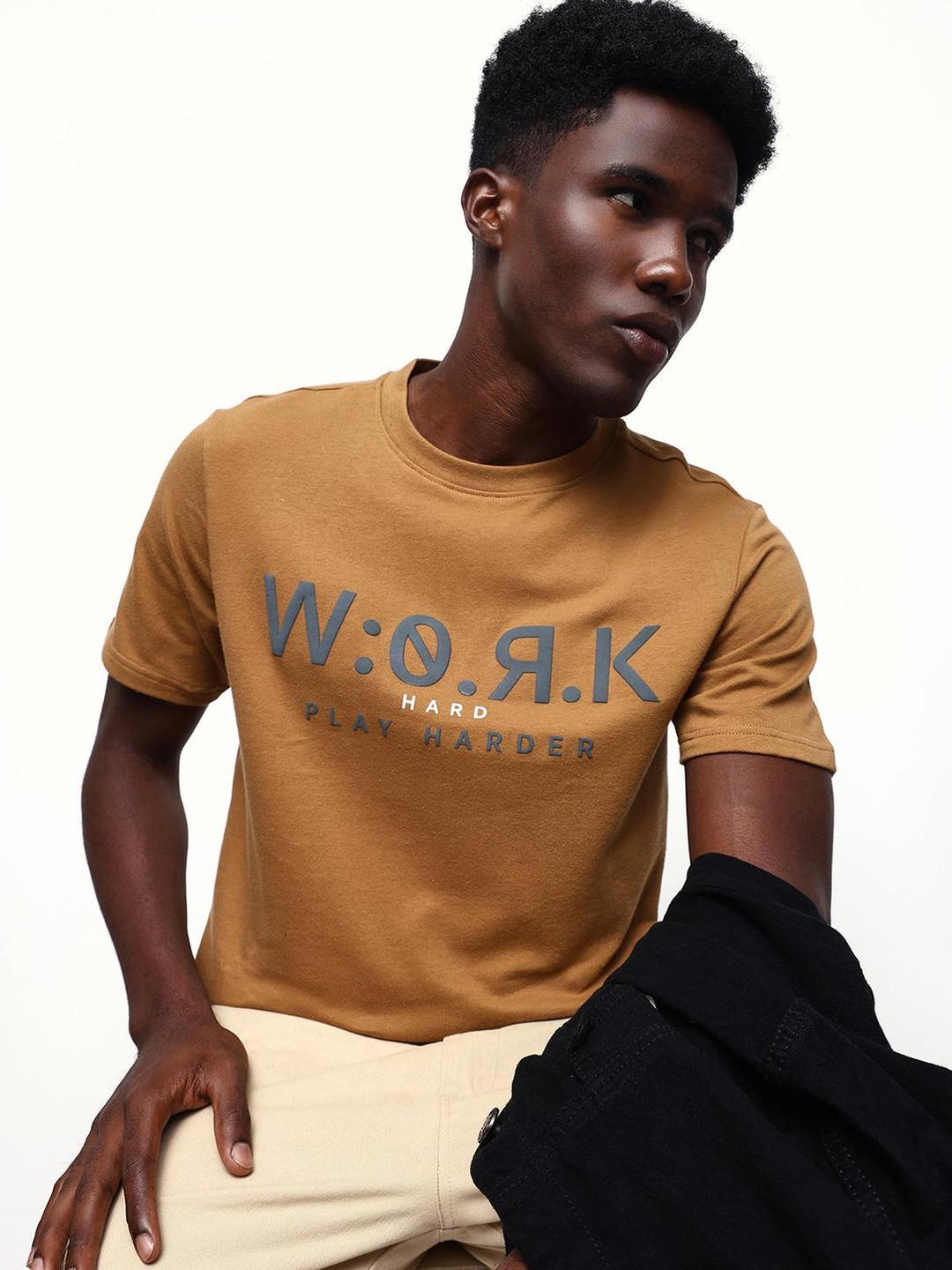 Men Bistre Cotton Relaxed T-Shirt
