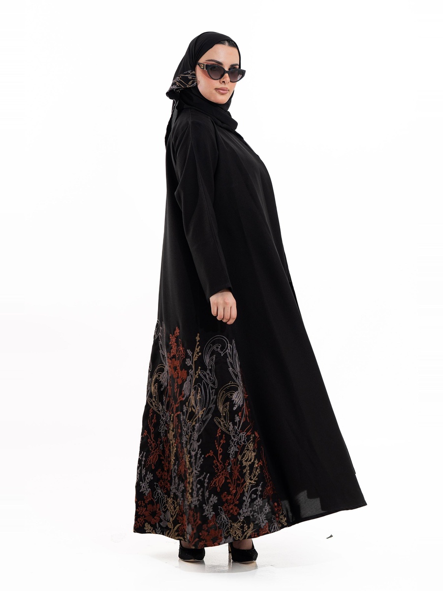 عباية بحافة واسعة مطرزة