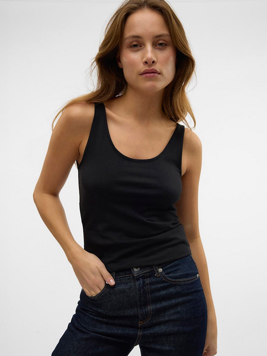 Black Solid Scoop Neck Tank Top