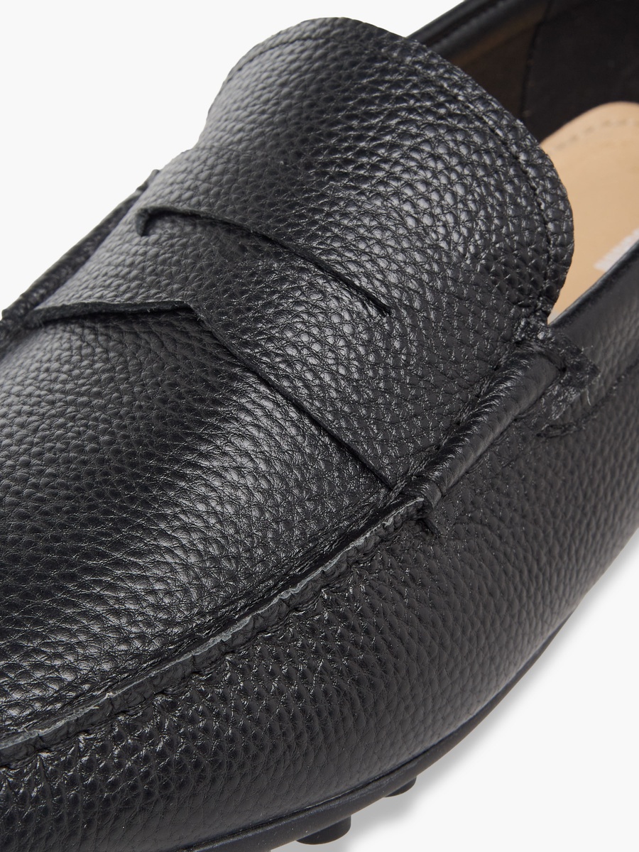 Men Textured Leather Loafers