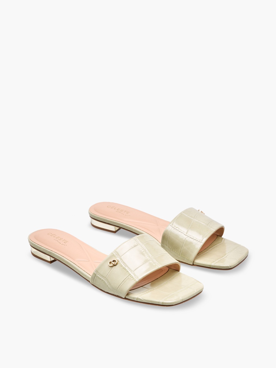 Women Textured Flat Sandals