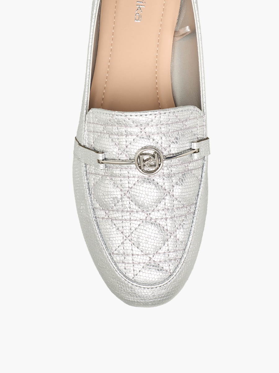 Women Quilted Detail Loafers