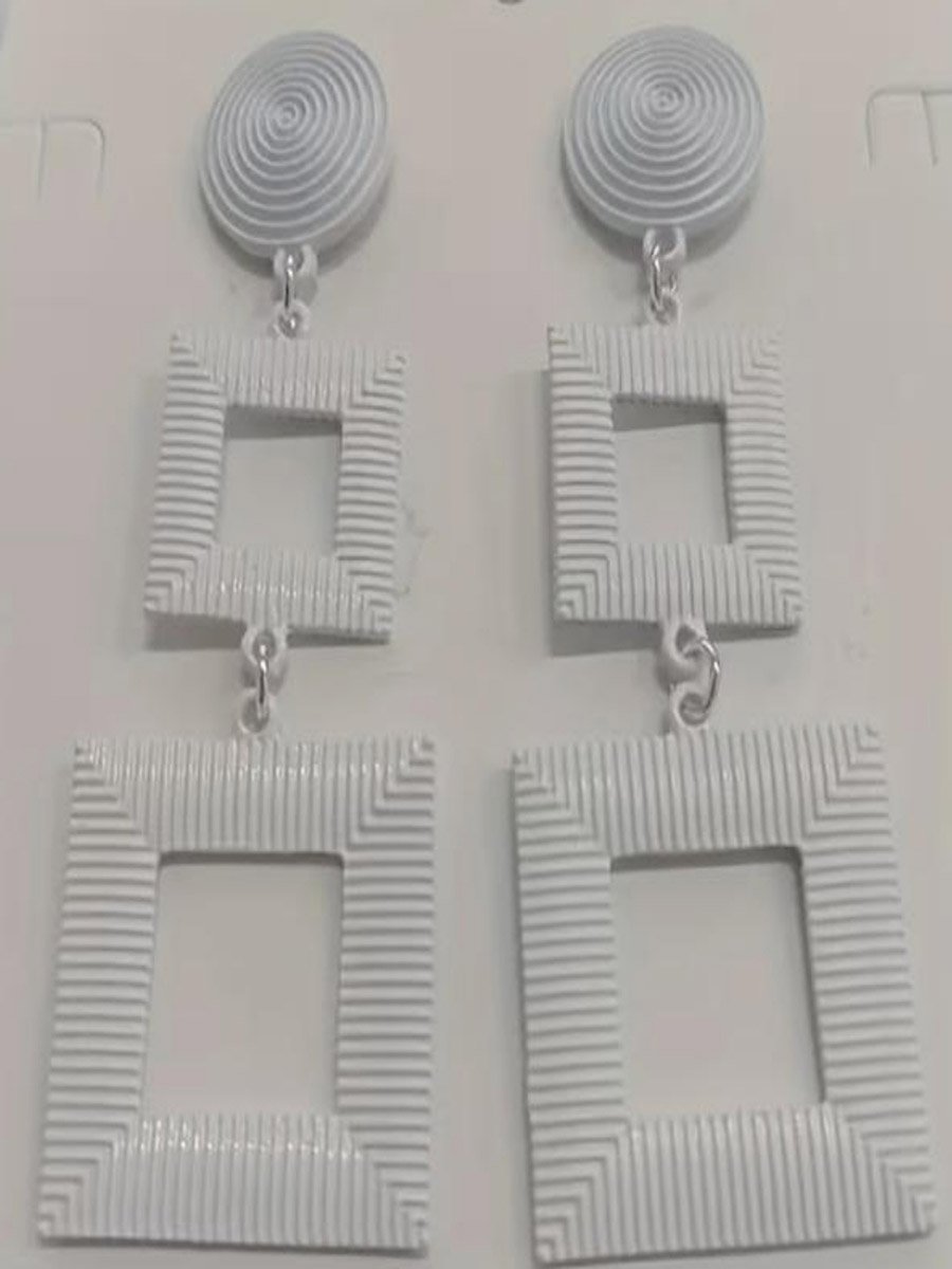 أقراط متدلية هندسية طويلة
