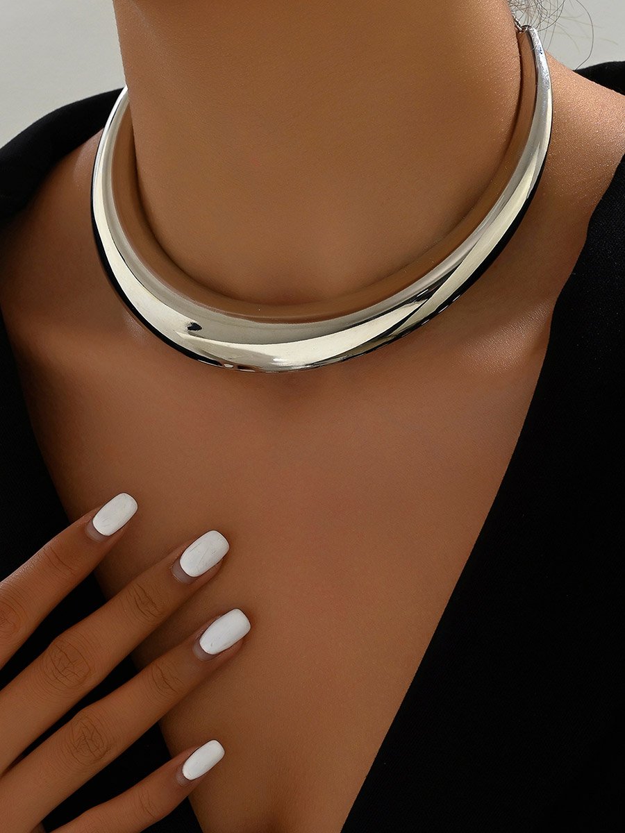 Minimalist Glossy Choker Necklace