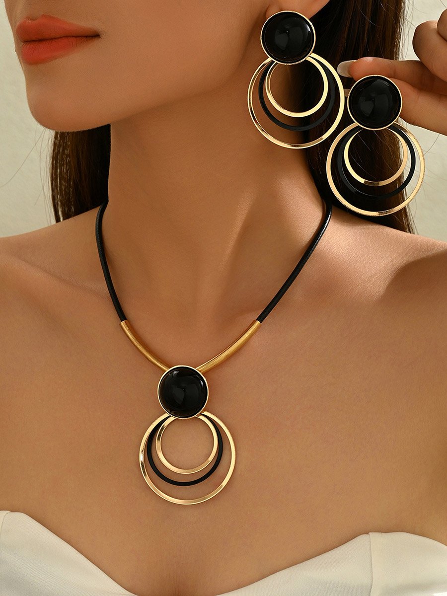 Gold Tone Geometric Pendant Necklace and Earrings Set