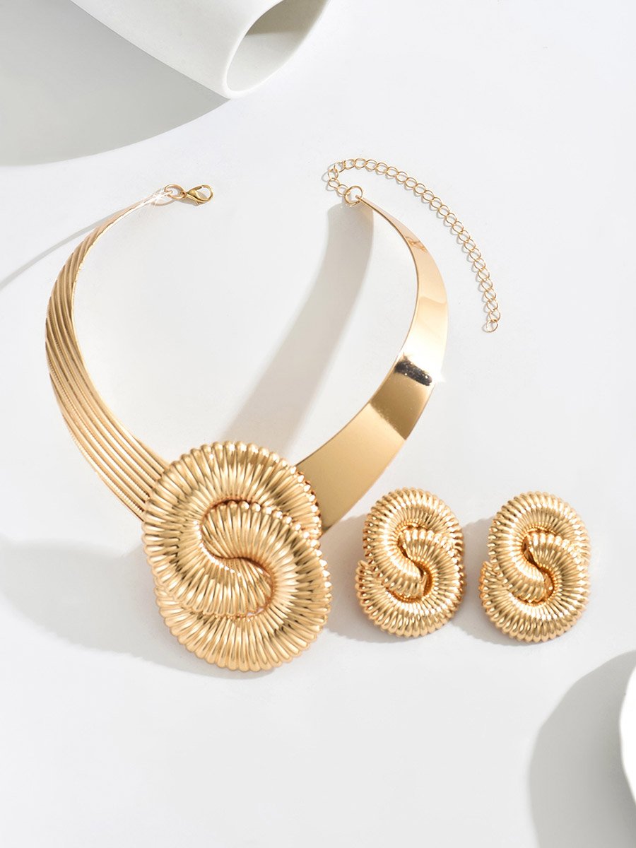 Retro Bohemian V-Shaped Necklace with Earrings Set
