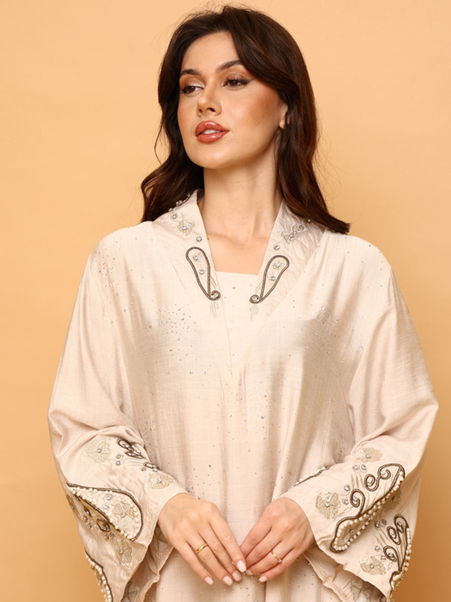 جلابية زيتونة مزينة بنمط بيزلي