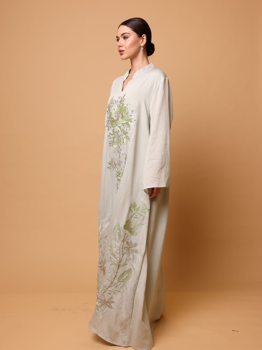 Zayna Floral Embroidered Studded Jalabiya