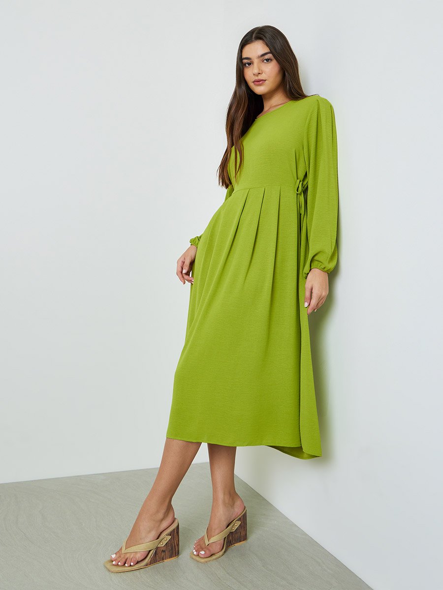 Green Solid Tie-Up Waist Pleated A-Line Midi Dress