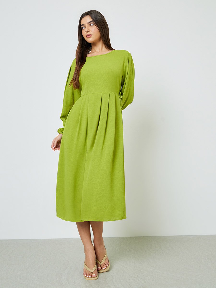Green Solid Tie-Up Waist Pleated A-Line Midi Dress