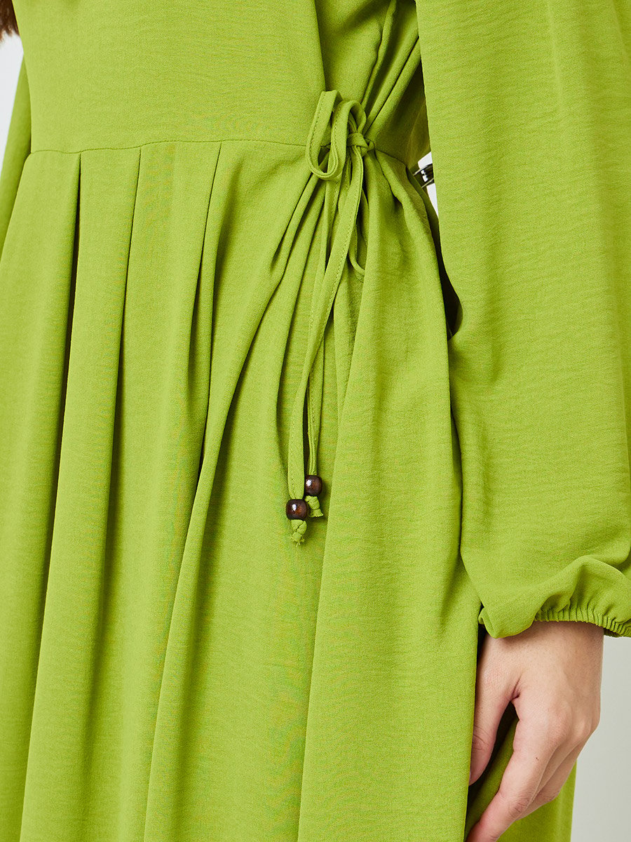 Green Solid Tie-Up Waist Pleated A-Line Midi Dress
