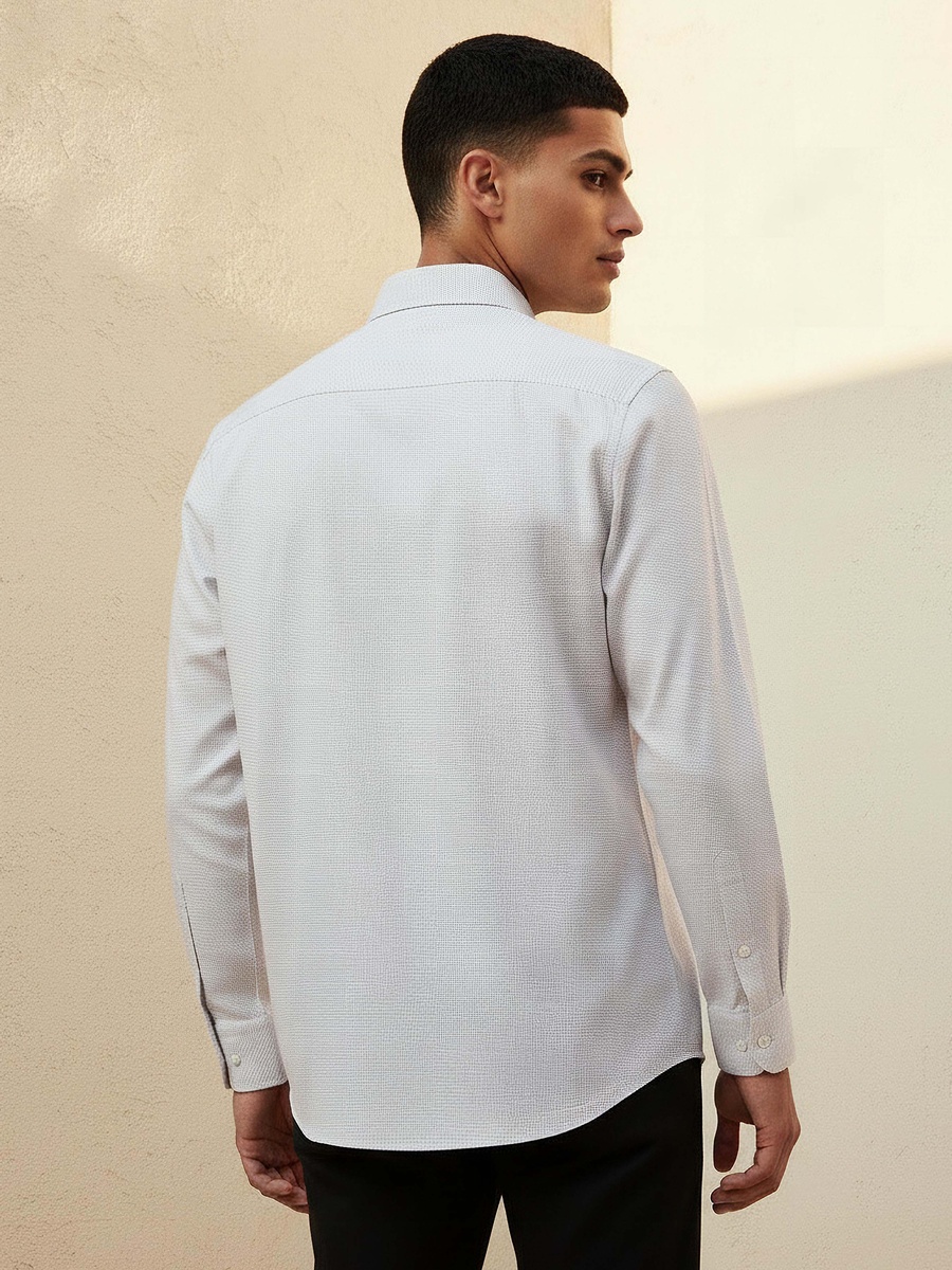 Men Regular Fit Collared Textured Long Sleeves Shirt