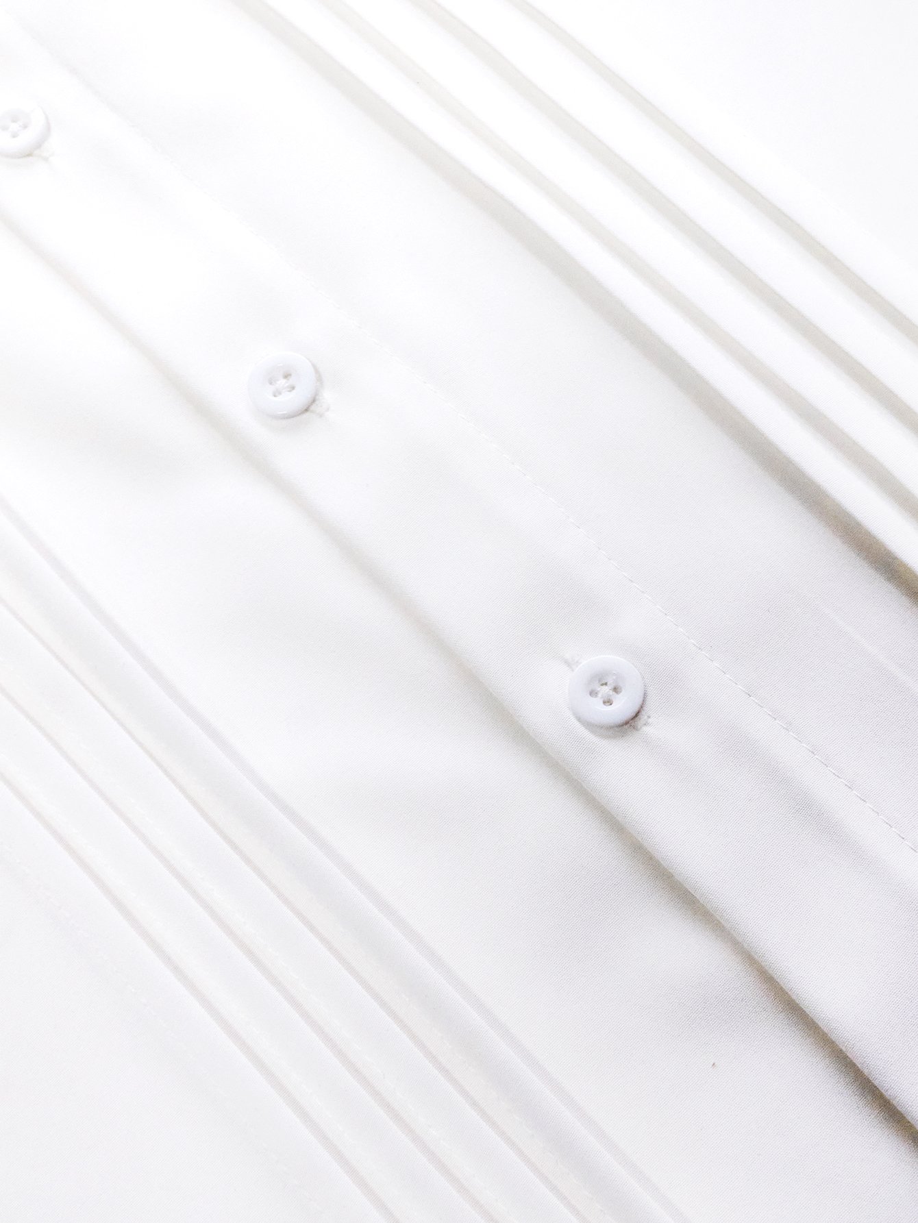 Men White Pleated Spread Collar Shirt