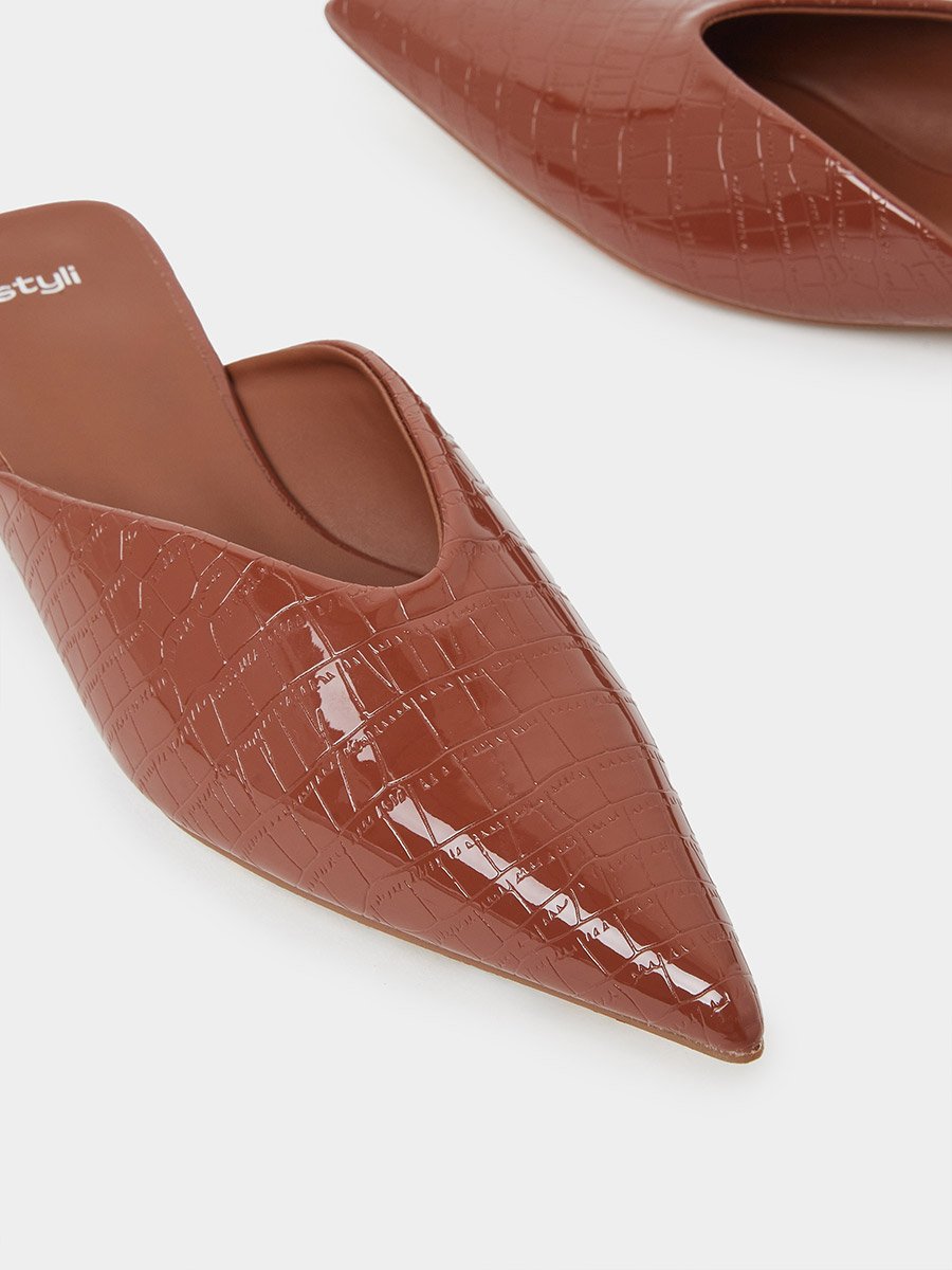 Croc Textured Pointed Toe Mules