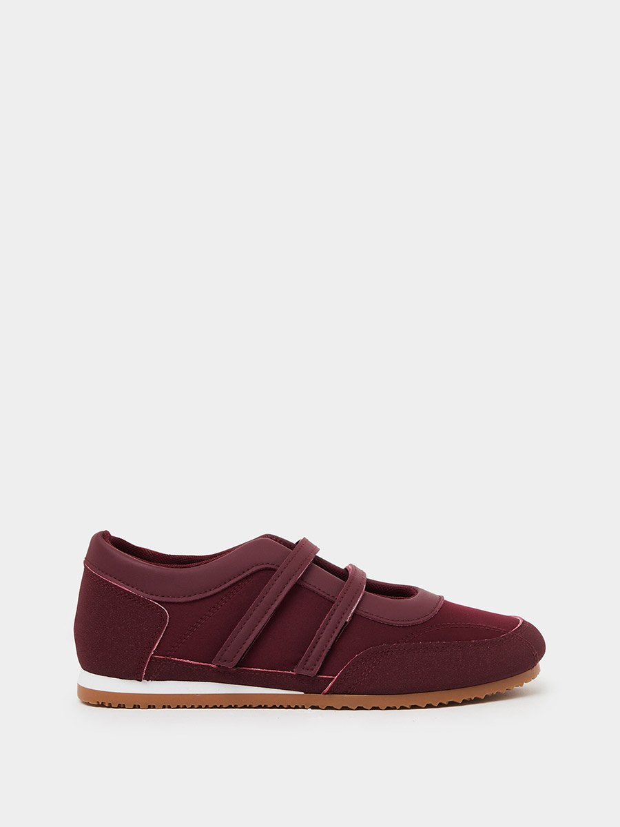 Burgundy Sporty Sneakerina