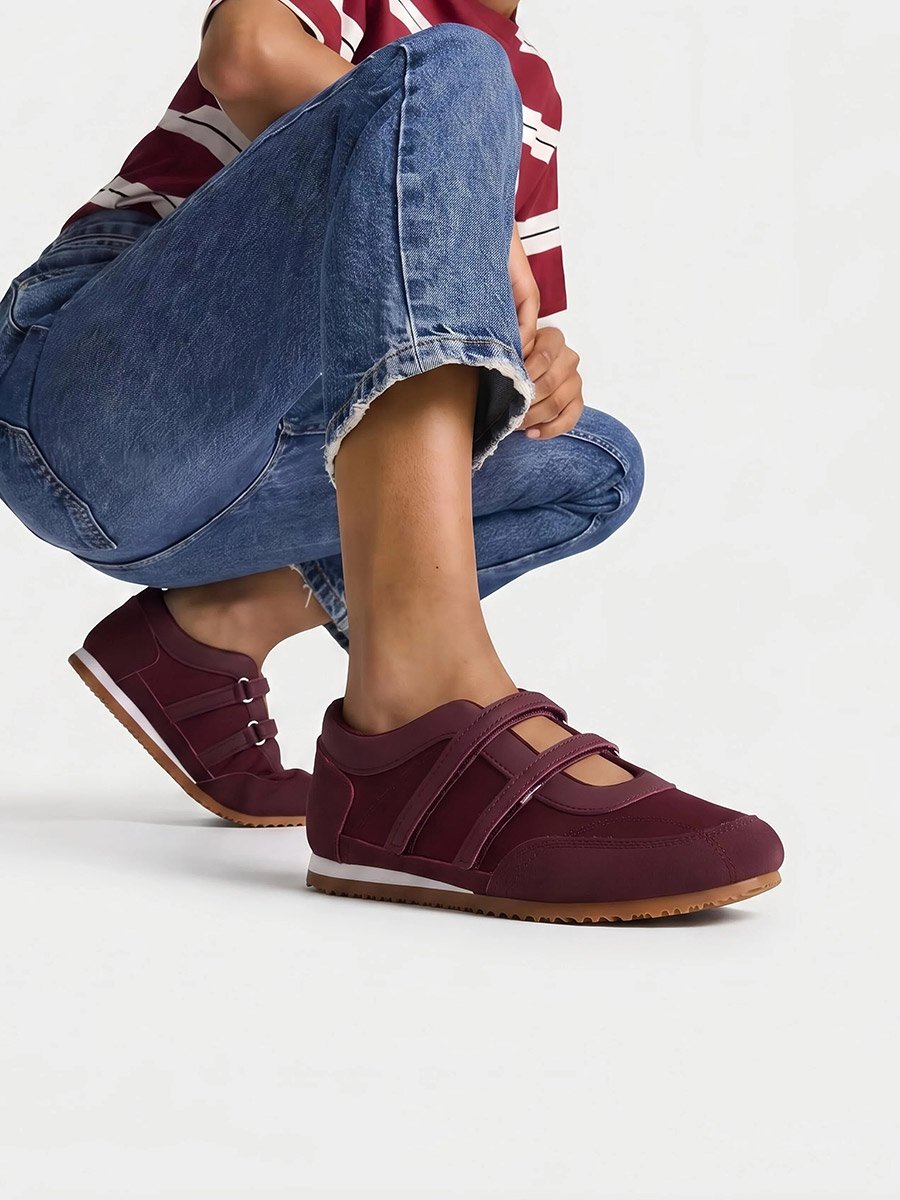 Burgundy Sporty Sneakerina