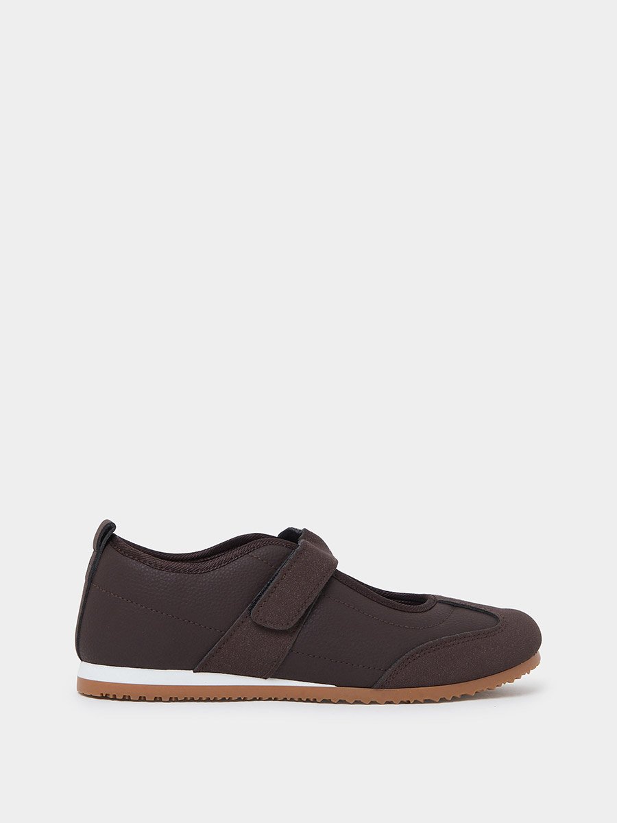 Brown Velcro Sneakerina